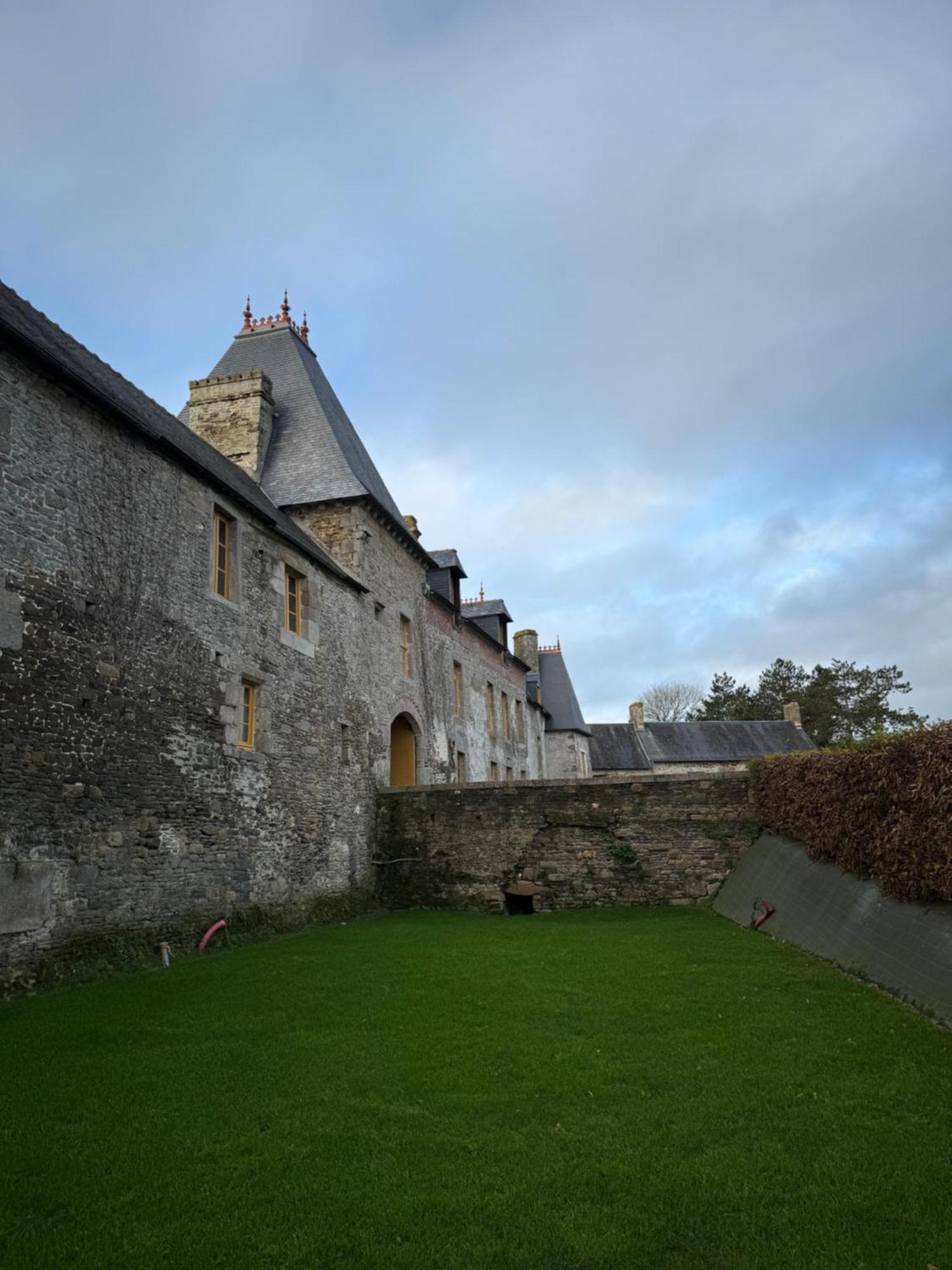 Domaine Du Manoir De Vains Exterior foto